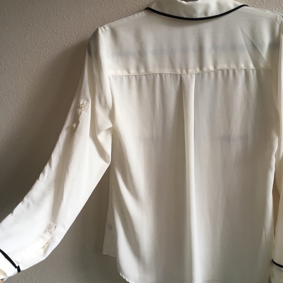 Express button down blouse - Picture 4 of 6